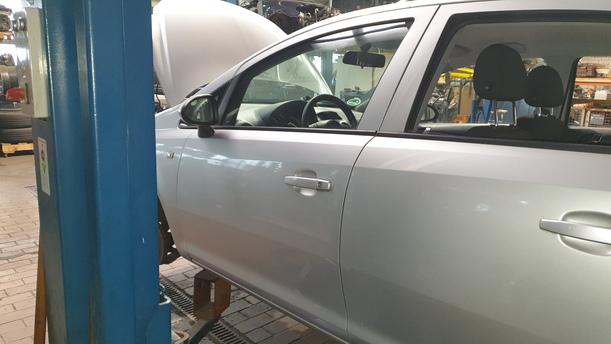 Foto: TÜR VORNE LINKS eines Opel Corsa 1.2 16V Sport