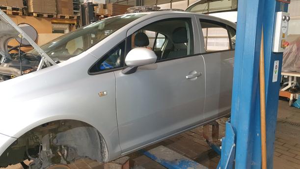 Foto: TÜR VORNE LINKS eines Opel Corsa 1.2 16V Sport