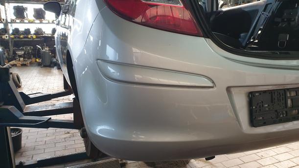 Foto: STOSSFÄNGER / STOßSTANGE HINTEN eines Opel Corsa 1.2 16V Sport