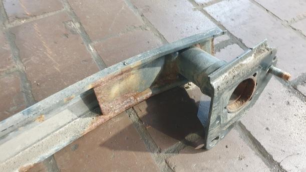 Foto: VERSTÄRKUNG HINTEN eines Opel Corsa 1.2 16V Sport