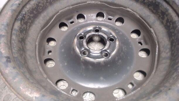 Foto: STAHLFELGE 6X15 ET38 eines VW Polo 1.4 TDI Sport