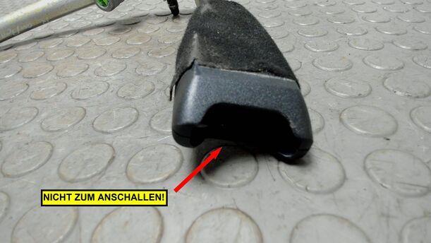 Foto: GURTSTRAFFER VORNE RECHTS ( B SÄULE ) eines Opel Corsa 1.2 16V Sport