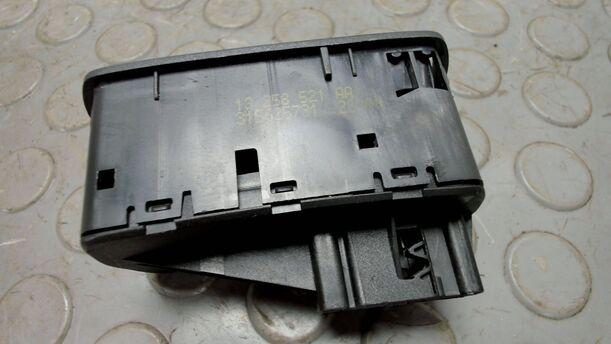 Foto: FENSTERHEBERSCHALTER eines Opel Corsa 1.2 16V Sport