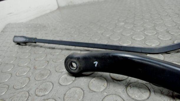 Foto: SCHEIBENWISCHERARME VORNE eines Opel Corsa 1.2 16V Sport