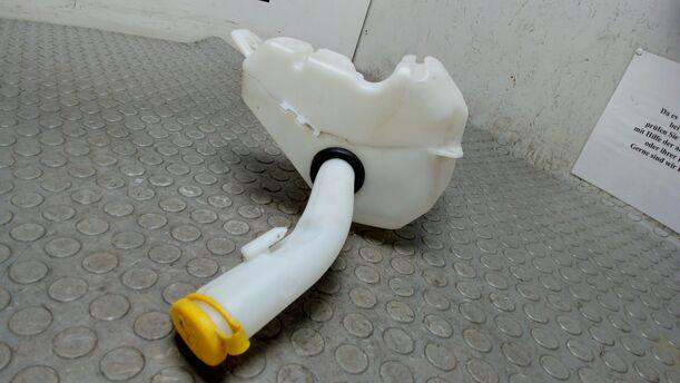 Foto: SCHEIBENWASCHBEHÄLTER eines Opel Corsa 1.2 16V Sport