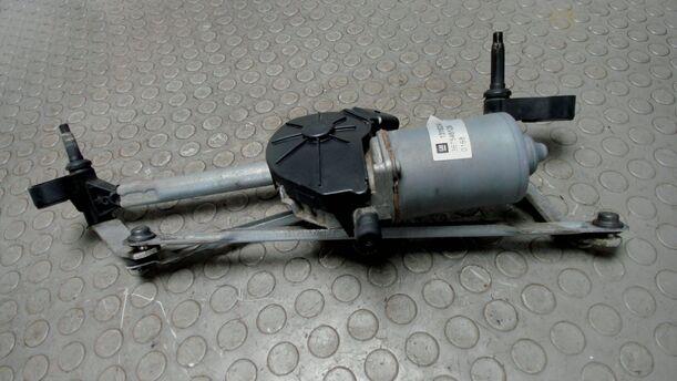 Foto: SCHEIBENWISCHERMOTOR VORNE eines Opel Corsa 1.2 16V Sport