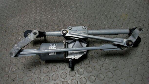 Foto: SCHEIBENWISCHERMOTOR VORNE eines Opel Corsa 1.2 16V Sport