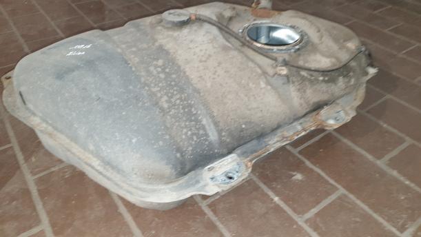 Foto: KRAFTSTOFFTANK eines Daihatsu Sirion 1.3 Sport
