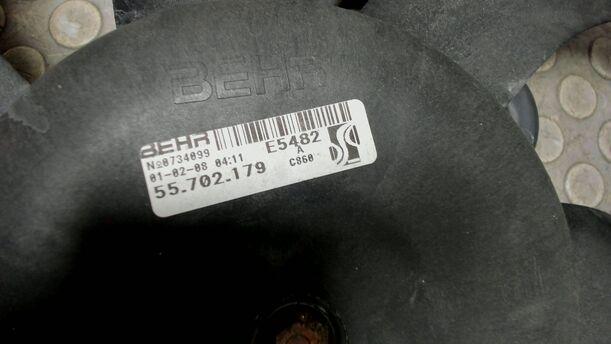 Foto: ELEKTROLÜFTER eines Opel Corsa 1.2 16V Sport