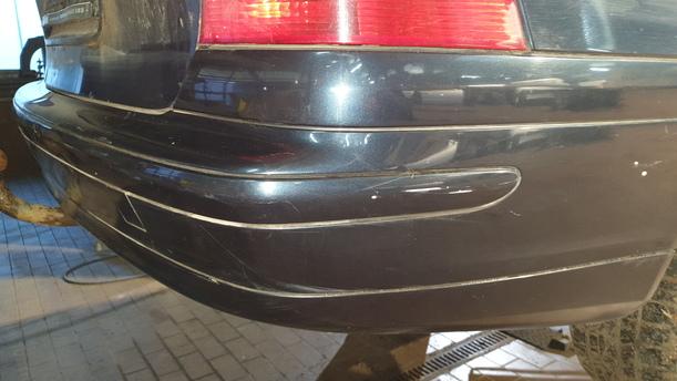 Foto: STOSSFÄNGER / STOßSTANGE HINTEN eines Mercedes-Benz C 180 T Kompressor Sport