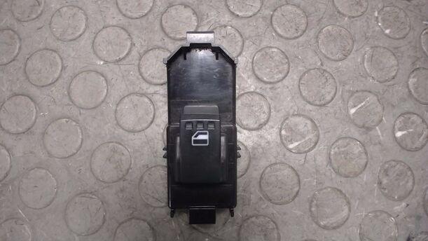 Foto: FENSTERHEBERSCHALTER eines Daihatsu Sirion 1.3 Sport