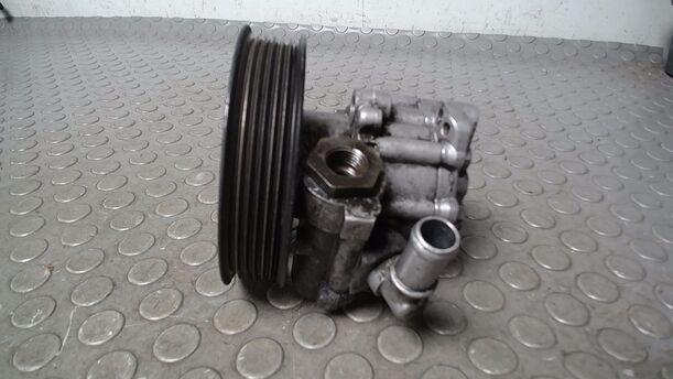Foto: SERVOPUMPE/ PUMPE SERVOLENKUNG eines Saab 9-5 Kombi 1.9 TiD Sport