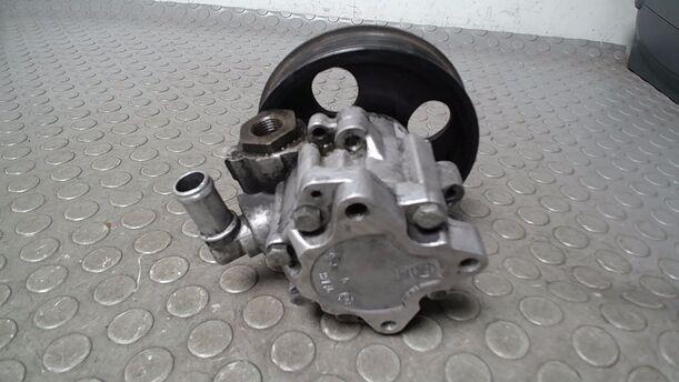 Foto: SERVOPUMPE/ PUMPE SERVOLENKUNG eines Saab 9-5 Kombi 1.9 TiD Sport