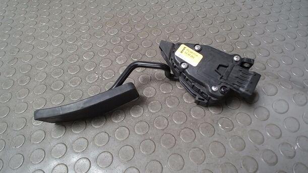 Foto: GASPEDAL eines Saab 9-5 Kombi 1.9 TiD Sport