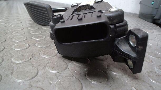 Foto: GASPEDAL eines Saab 9-5 Kombi 1.9 TiD Sport