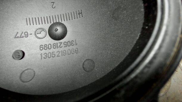Foto: SCHEINWERFERDECKEL eines Mercedes-Benz C 180 T Kompressor Sport