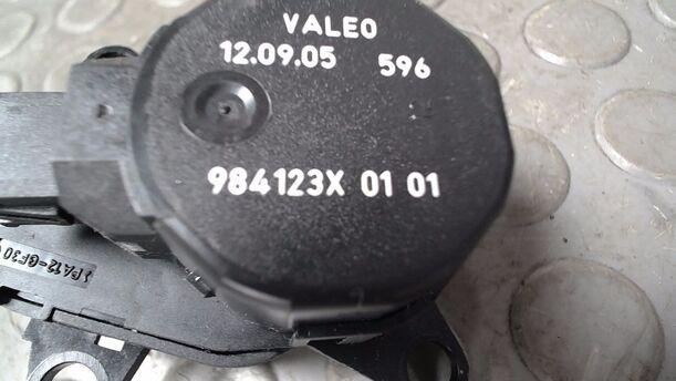 Foto: STELLMOTOR HEIZUNG eines Saab 9-5 Kombi 1.9 TiD Sport