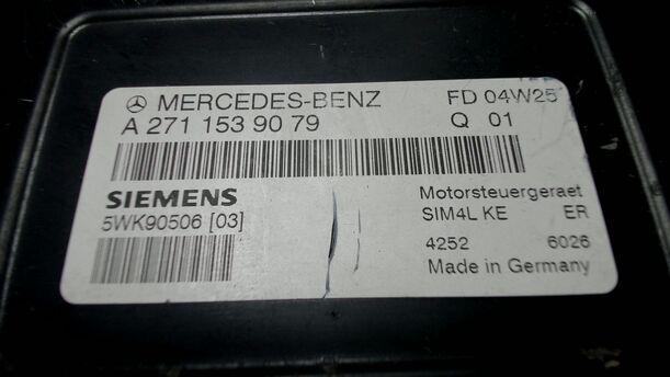 Foto: STEUERGERÄT EINSPRITZUNG / MOTORSTEUERGERÄT eines Mercedes-Benz C 180 T Kompressor Sport