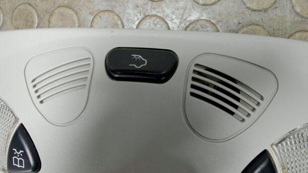 Foto: INNENBELEUCHTUNG / LESELEUCHTE eines Mercedes-Benz C 180 T Kompressor Sport