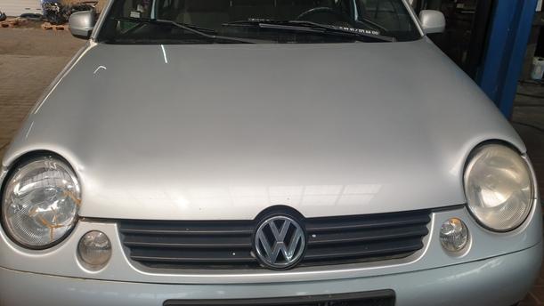 Foto: MOTORHAUBE eines VW Lupo 1.0 Sport