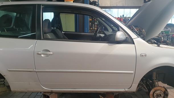 Foto: TÜR RECHTS ( FENSTERHEBER MECHANISCH ) eines VW Lupo 1.0 Sport