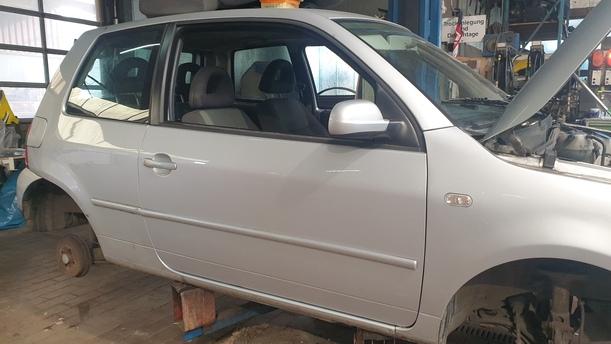 Foto: TÜR RECHTS ( FENSTERHEBER MECHANISCH ) eines VW Lupo 1.0 Sport