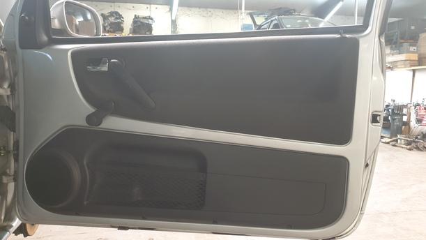 Foto: TÜR RECHTS ( FENSTERHEBER MECHANISCH ) eines VW Lupo 1.0 Sport