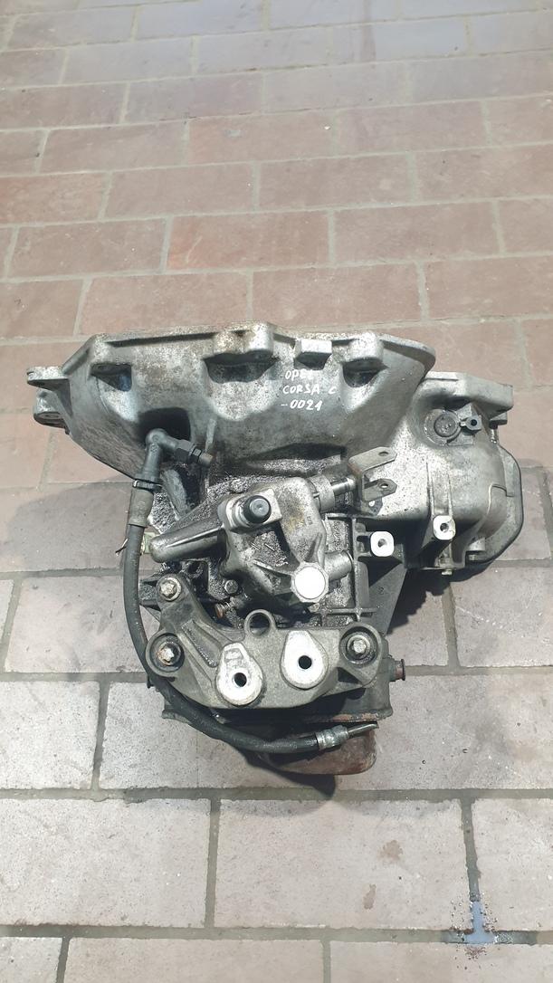 Foto: SCHALTGETRIEBE 5 GANG (F13 3,94 ) eines Opel Corsa 1.0 12V Sport