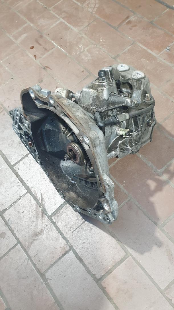 Foto: SCHALTGETRIEBE 5 GANG (F13 3,94 ) eines Opel Corsa 1.0 12V Sport