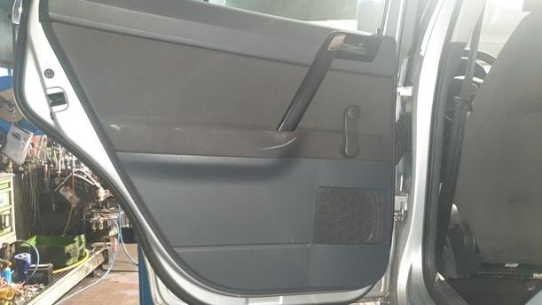 Foto: TÜR HINTEN LINKS eines VW Polo 1.4 Sport