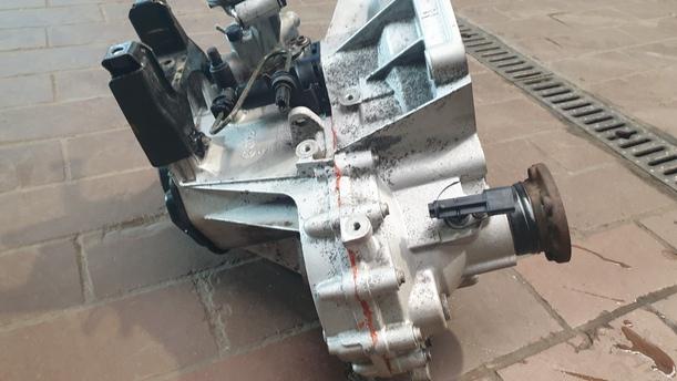 Foto: SCHALTGETRIEBE 5 - GANG ( NEUWERTIG / GRZ ) eines VW Polo 1.4 Sport