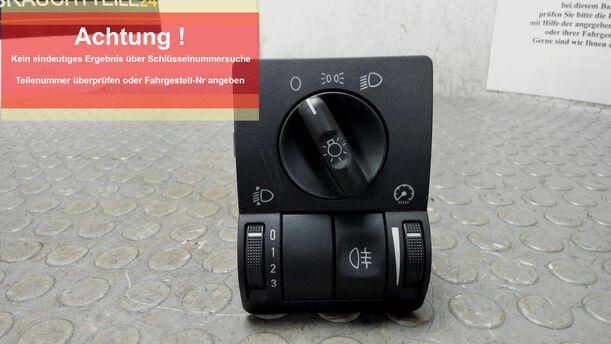 Foto: LICHTSCHALTER eines Opel Corsa 1.0 12V Sport