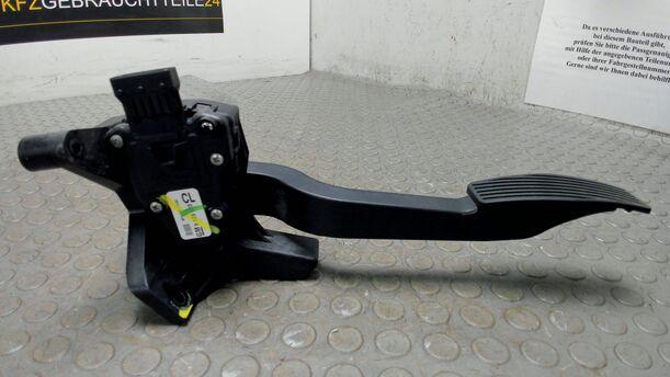 Foto: GASPEDAL eines Opel Corsa 1.0 12V Sport