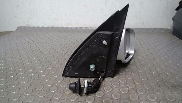 Foto: AUSSENSPIEGEL MECHANISCH VERSTELLBAR RECHTS eines VW Lupo 1.0 Sport