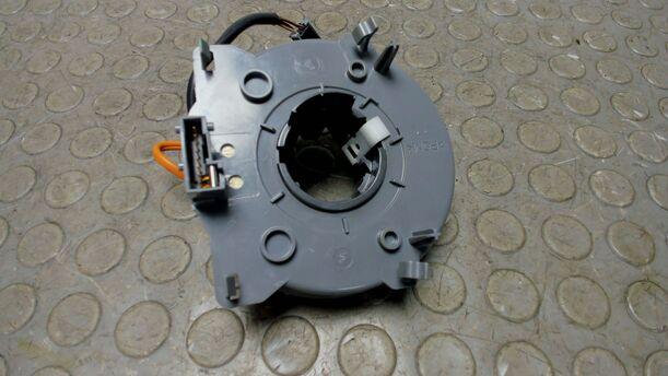 Foto: WICKELFEDER / SCHLEIFRING / KONTAKTPLATTE eines Opel Corsa 1.0 12V Sport