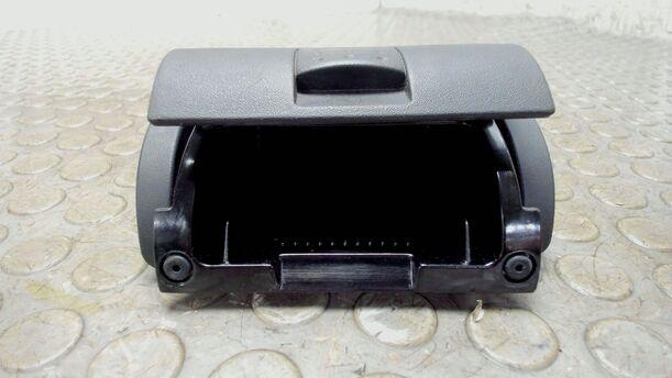 Foto: ASCHENBECHER eines Opel Corsa 1.0 12V Sport