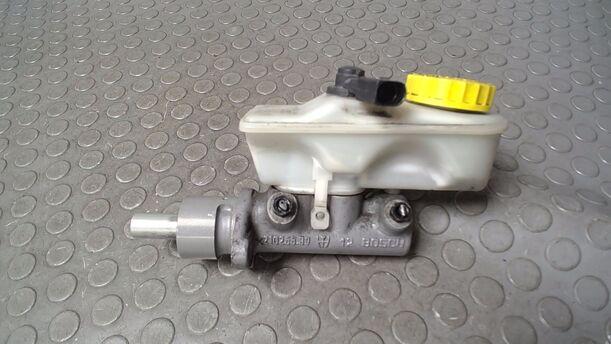 Foto: HAUPTBREMSZYLINDER ( BOSCH ) eines VW Lupo 1.0 Sport