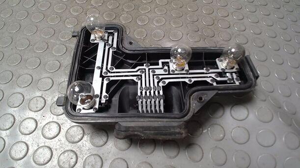 Foto: LAMPENTRÄGER HINTEN LINKS eines VW Lupo 1.0 Sport