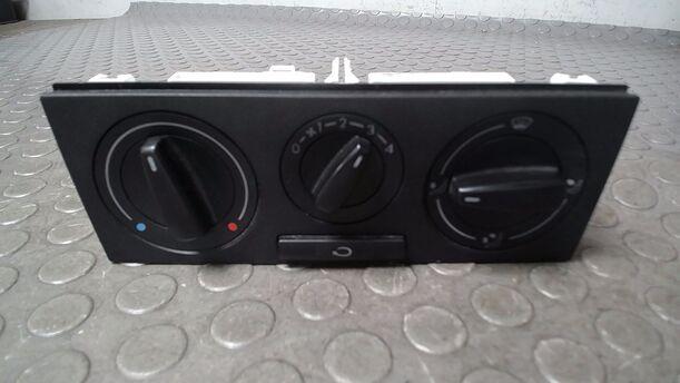 Foto: HEIZUNGSBETÄTIGUNG eines VW Lupo 1.0 Sport