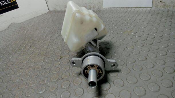 Foto: HAUPTBREMSZYLINDER eines Opel Corsa 1.0 12V Sport