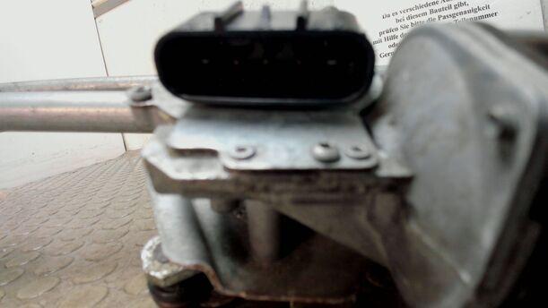 Foto: SCHEIBENWISCHERMOTOR VORNE eines Opel Corsa 1.0 12V Sport