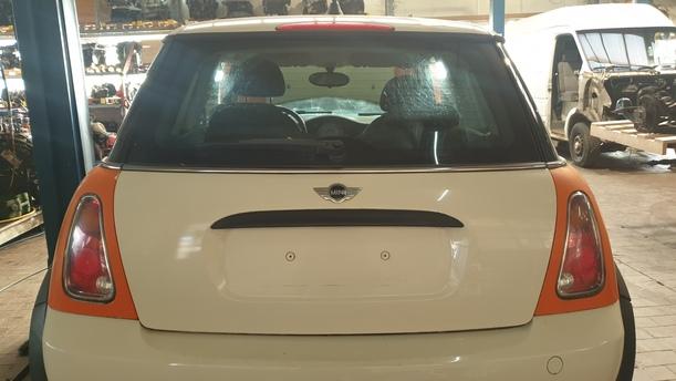 Foto: HECKKLAPPE / HECKDECKEL eines Mini (BMW) Mini One Sport