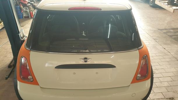 Foto: HECKKLAPPE / HECKDECKEL eines Mini (BMW) Mini One Sport