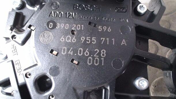 Foto: SCHEIBENWISCHERMOTOR HINTEN eines VW Polo 1.4 Sport