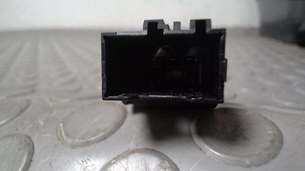 Foto: SCHALTER WARNBLINKANLAGE/ WARNBLINKSCHALTER eines VW Polo 1.4 Sport