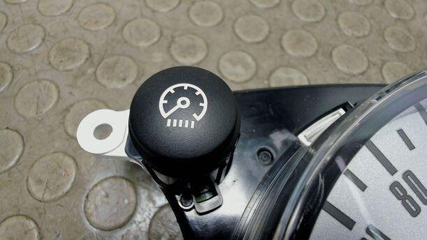 Foto: TACHOEINHEIT / KOMBIINSTRUMENT eines Mini (BMW) Mini One Sport