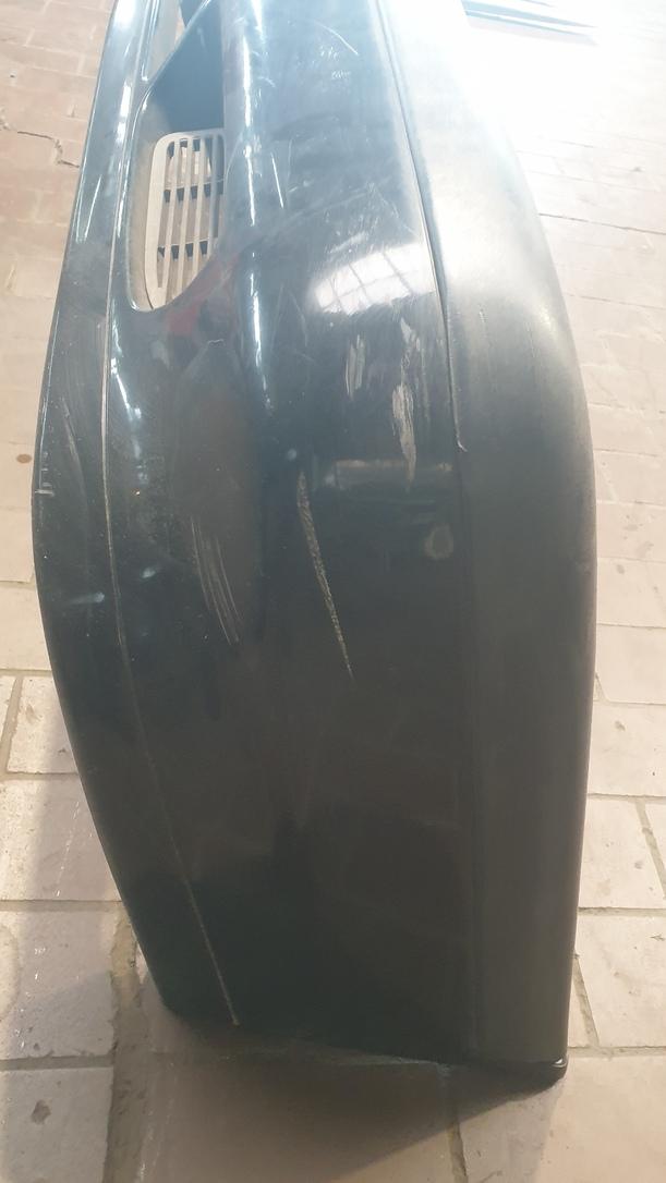 Foto: STOSSFÄNGER / STOßSTANGE VORNE eines Volvo 850 2.0-10V Sport
