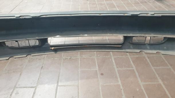 Foto: STOSSFÄNGER / STOßSTANGE VORNE eines Volvo 850 2.0-10V Sport