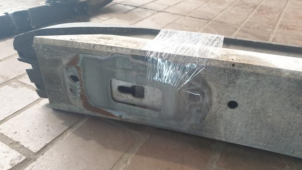 Foto: VERSTÄRKUNG VORNE eines Volvo 850 2.0-10V Sport