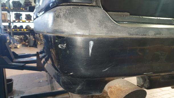 Foto: STOSSFÄNGER / STOßSTANGE HINTEN eines Volvo 850 2.0-10V Sport